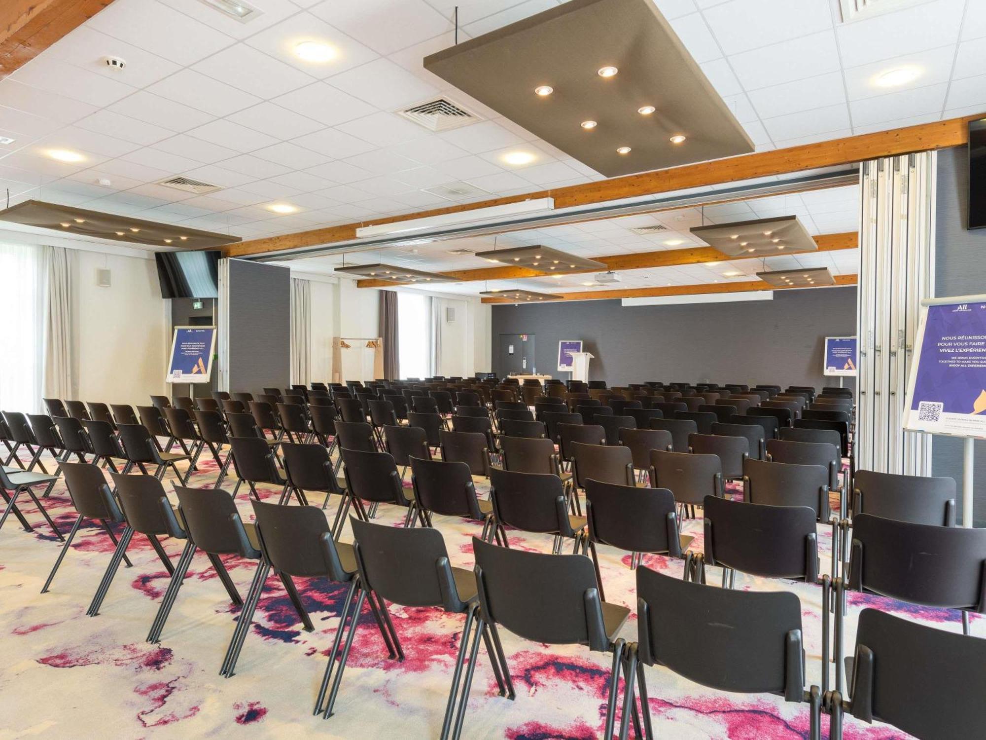 Novotel Saclay Εξωτερικό φωτογραφία