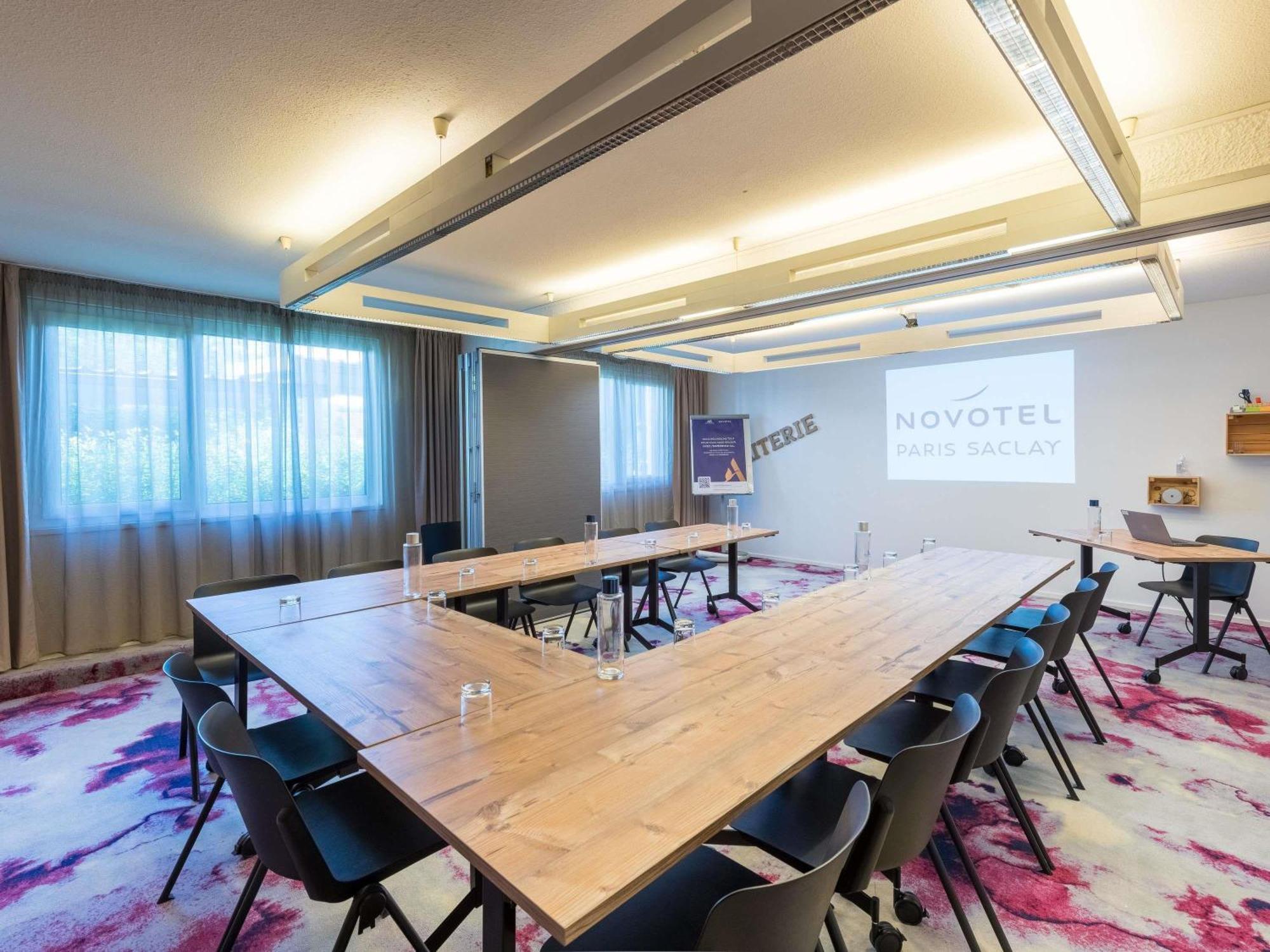 Novotel Saclay Εξωτερικό φωτογραφία
