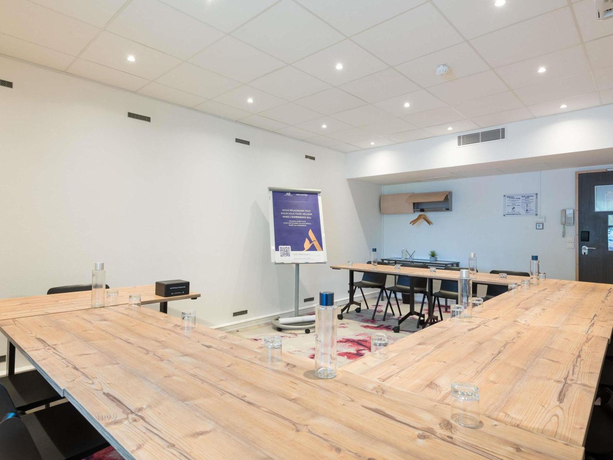 Novotel Saclay Εξωτερικό φωτογραφία
